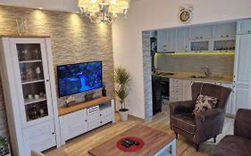 Happy Star Apartments